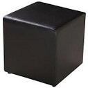 Puff quadrado preto pequeno para locação