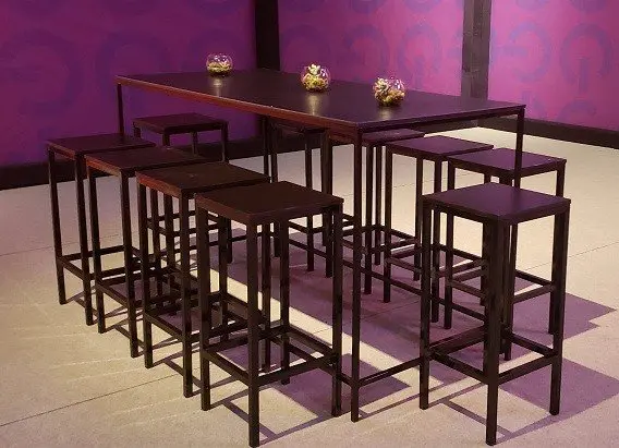 Banquetas Oxy pretas com mesa alta