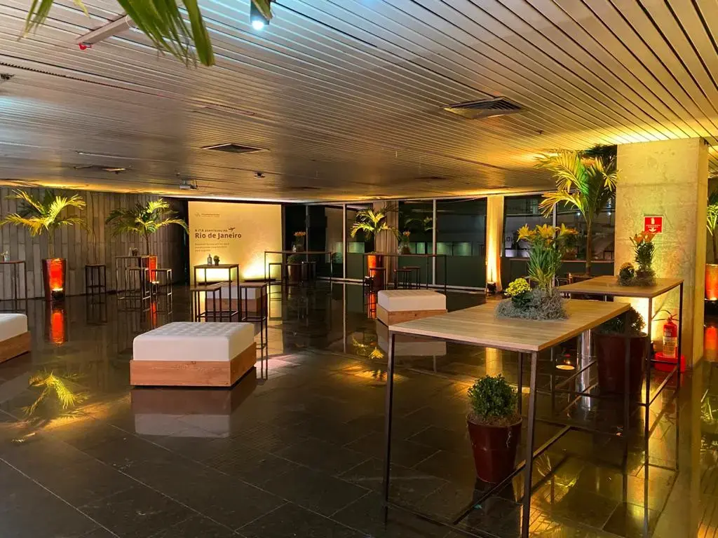 Melhores móveis para área VIP em eventos - Rental Brasil Locação de Móveis