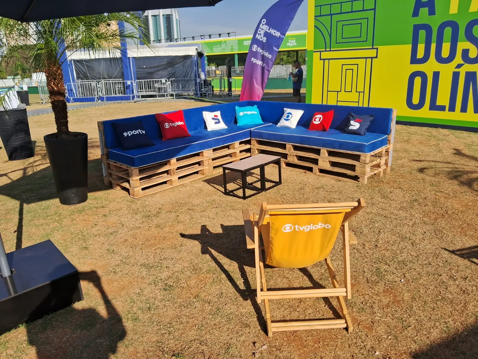 Eventos ao ar livre: como escolher móveis com conforto, segurança e impacto visual - Rental Brasil Locação de Móveis