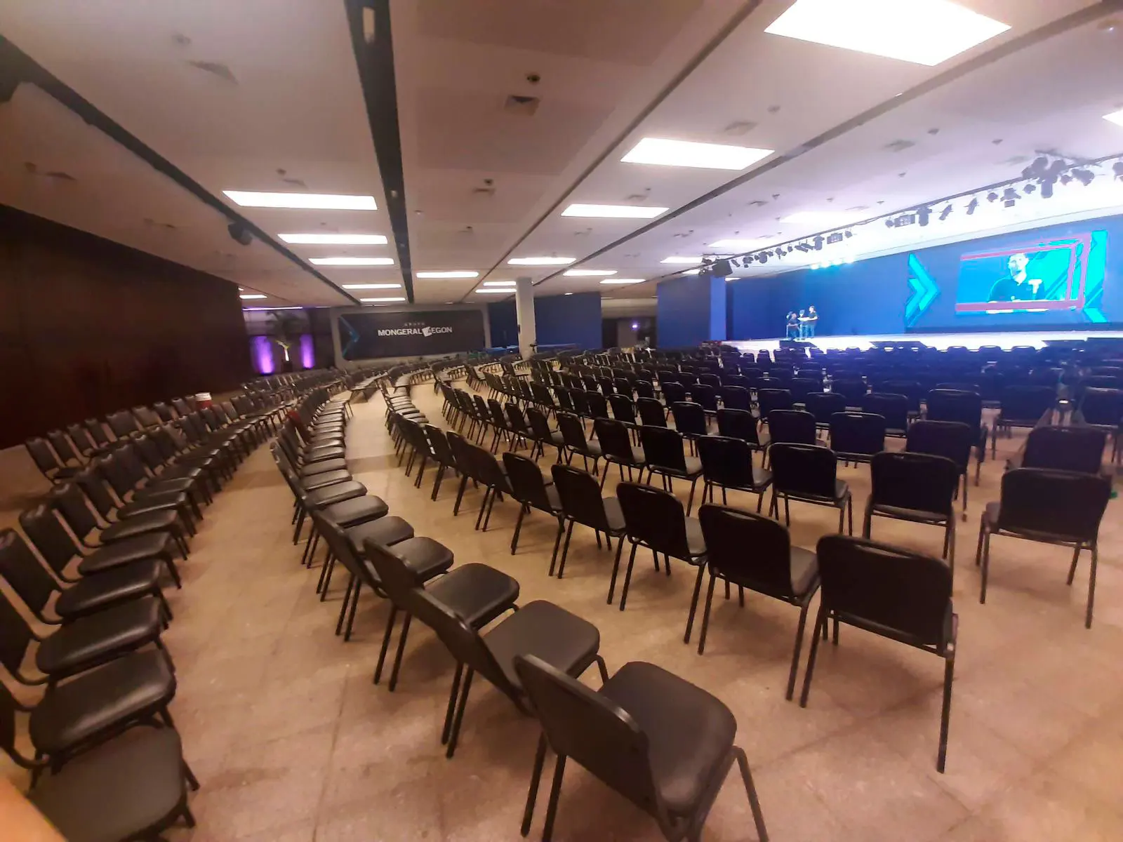 Locação de mobiliário para workshop - Rental Brasil Locação de Móveis