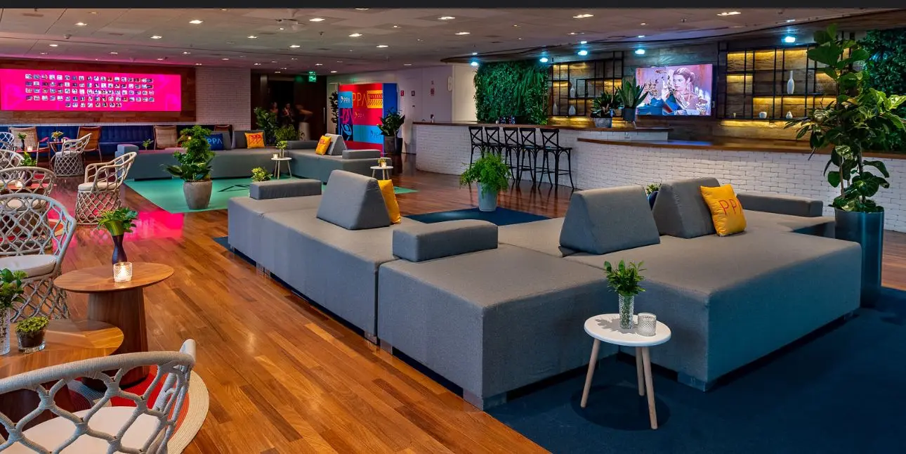 Aluguel de sofá para evento: Como Acertar - Rental Brasil Locação de Móveis